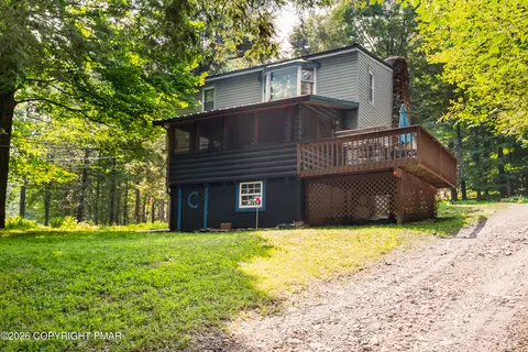 962 Rt 507, Greentown, PA 18426