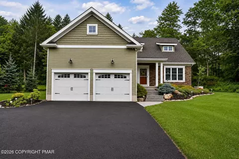 126 Lexington Ln, Blakeslee, PA 18610