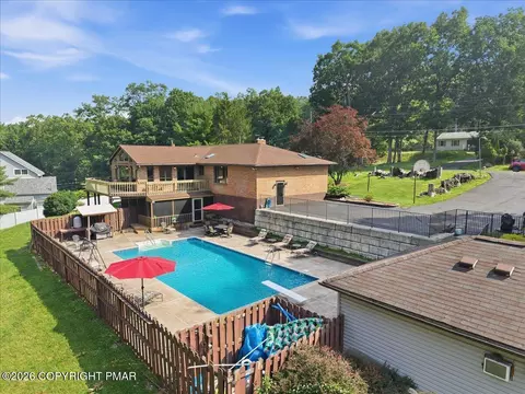 345 O Donovan Dr, East Stroudsburg, PA 18301