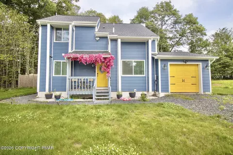 1070 Seven Nations Dr, Tobyhanna, PA 18466