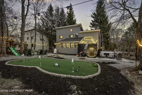 8499 Bumble Bee Way, Tobyhanna, PA 18466