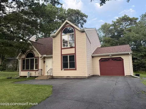 6109 Horatio Rd, Tobyhanna, PA 18466