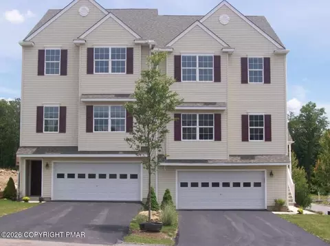 1052 Alliance Dr, Hazleton, PA 18202