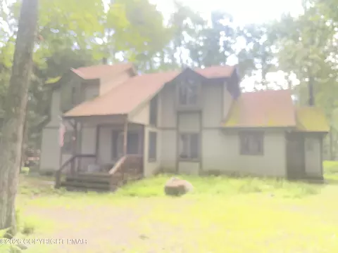 220 Aspen Rd, Pocono Pines, PA 18350