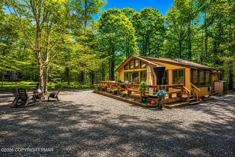 86 Mildred Dr, Clifton Township, PA 18424
