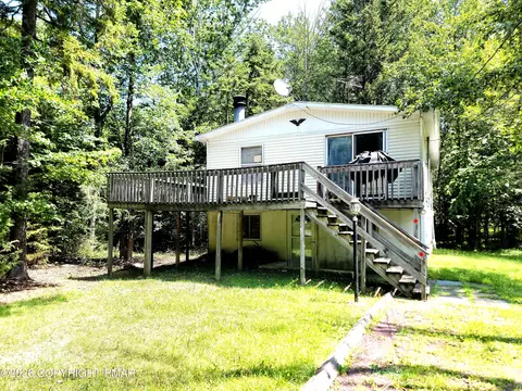 5111 Eagle Pl, Pocono Summit, PA 18346