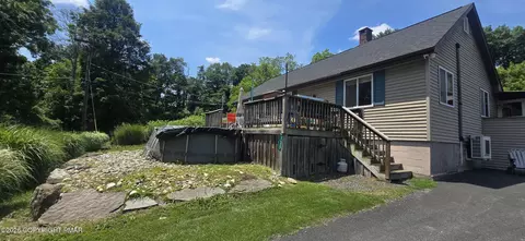 135 Little Creek Ln, East Stroudsburg, PA 18301