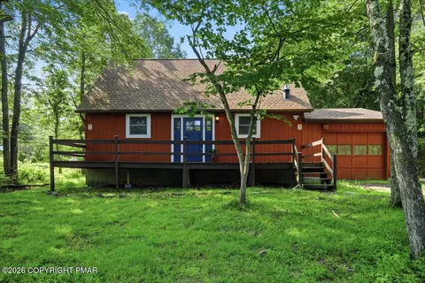 1254 Clover Rd, Long Pond, PA 18334
