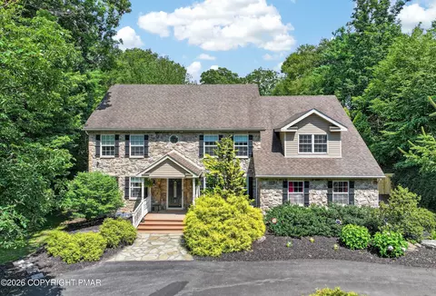 121 Chatham Hill Rd, Stroudsburg, PA 18360