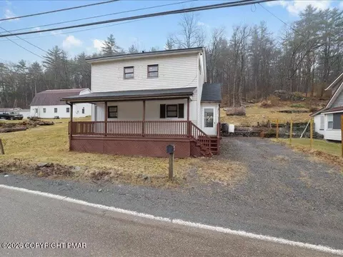 689 Main Rd, Hunlock Creek, PA 18621