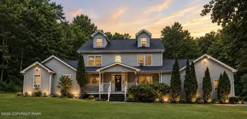 126 Talon Dr, Tannersville, PA 18372