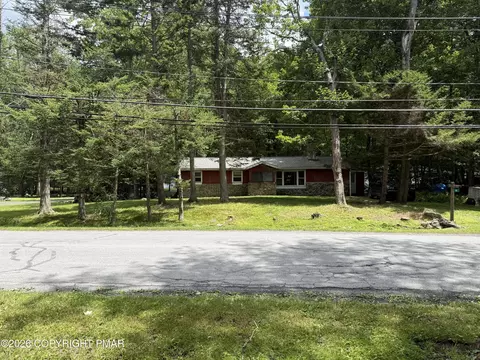 300 Owassa Dr, Pocono Lake, PA 18347