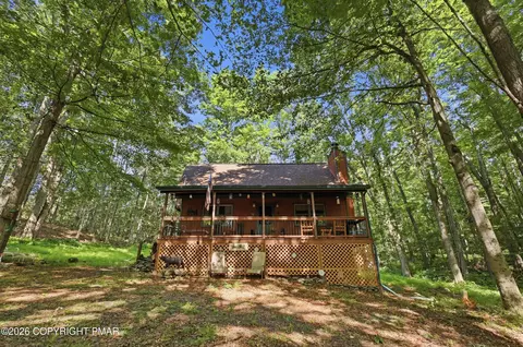 13 Larch Trl, Lake Ariel, PA 18436