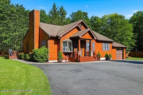 1100 Blackberry Rd, Pocono Lake, PA 18347