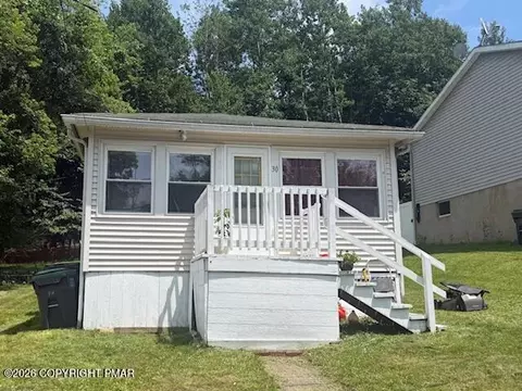 30 High St, Harveys Lake, PA 18618