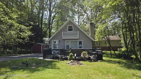 1170 Kinta Cir, Pocono Lake, PA 18347