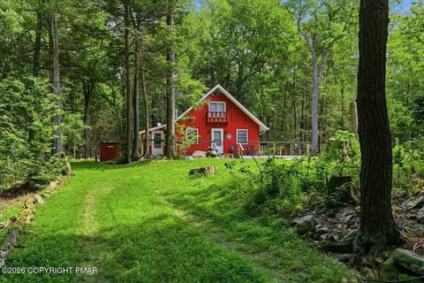 2536 Sprucewood Rd, Long Pond, PA 18334