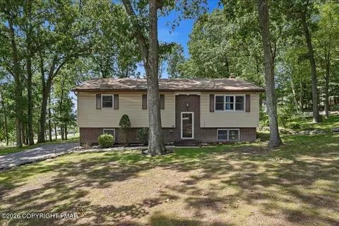 14 Twin Oaks Rd, Drums, PA 18222