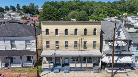406 Pine St, Tamaqua, PA 18252