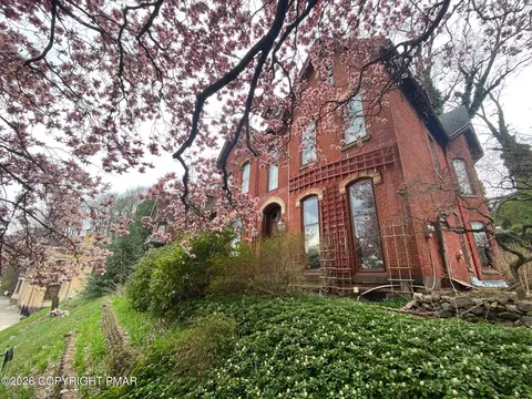 315 S Centre St, Pottsville, PA 17901
