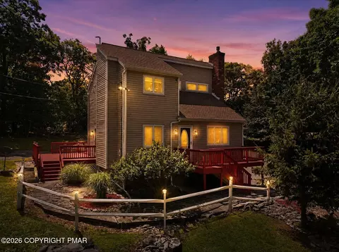 2522 Jonathan Ct, East Stroudsburg, PA 18302