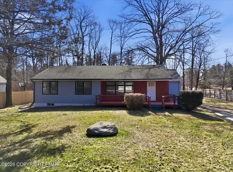108 Sharbaugh Rd, Tobyhanna, PA 18466