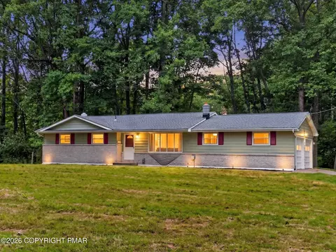 203 Ruth St, Portland, PA 18351