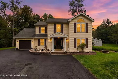 132 Colt Pl, Tobyhanna, PA 18466