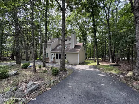 319 Hyland Dr, East Stroudsburg, PA 18301
