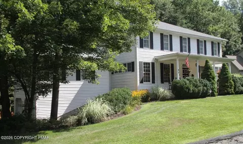 220 Highland Dr, Stroudsburg, PA 18360