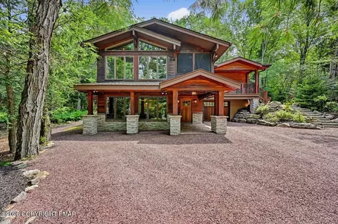 378 Miller Dr, Pocono Pines, PA 18350