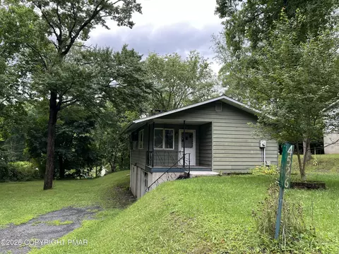 4526 Springdale Ln, Stroudsburg, PA 18360