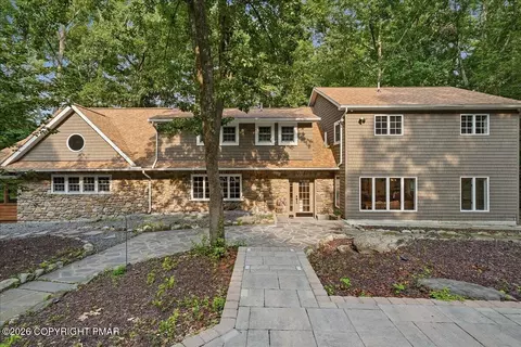 360 Babbling Brook Rd, Scotrun, PA 18355