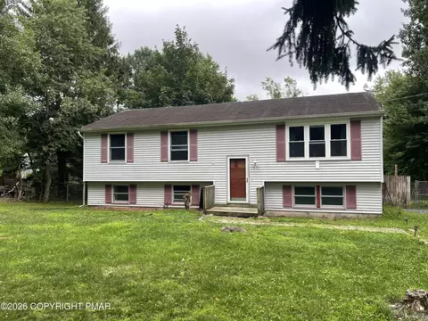 410 Skyline Dr, Blakeslee, PA 18610
