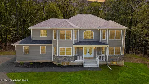 181 Whitetail Rd, Henryville, PA 18332