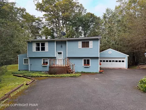 304 Leaf St, Tobyhanna, PA 18466