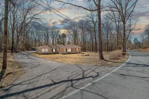 450 Wooddale Rd, East Stroudsburg, PA 18302