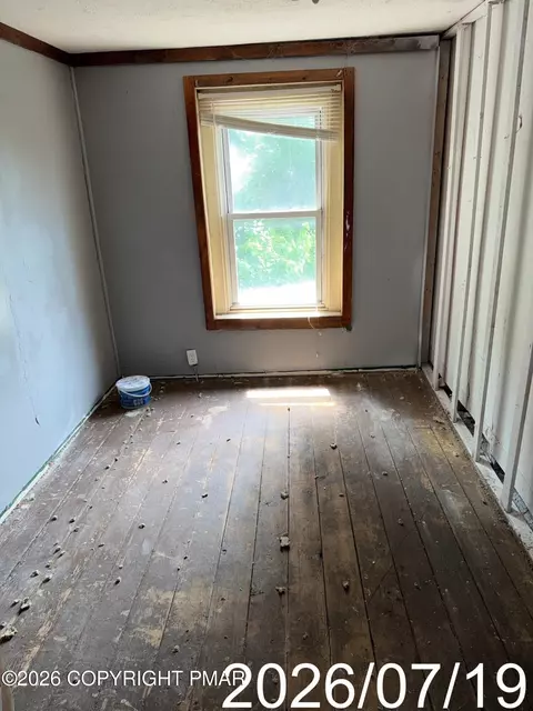 Bedroom - 204-206 E 10th St, Berwick, PA 18603 photo 2 of 3