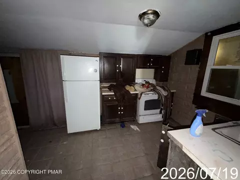 Entry Way - 204-206 E 10th St, Berwick, PA 18603 photo 1 of 2