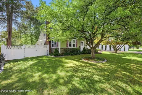 125 Rosemond Ave, Stroudsburg, PA 18360