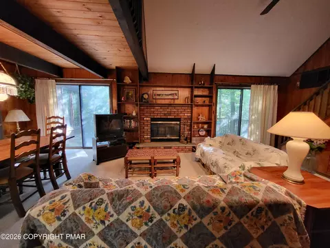 Living - 6384 Decker Rd, Bushkill, PA 18324 photo 1 of 6