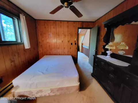 Bedroom - 6384 Decker Rd, Bushkill, PA 18324 photo 4 of 6
