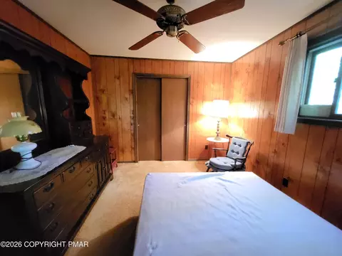 Bedroom - 6384 Decker Rd, Bushkill, PA 18324 photo 3 of 6