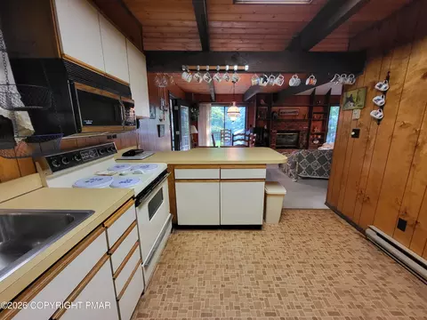 Kitchen - 6384 Decker Rd, Bushkill, PA 18324 photo 2 of 2