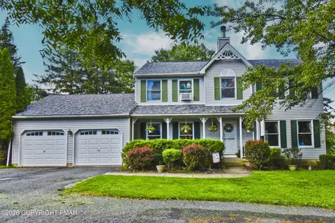 105 Kent Rd, Stroudsburg, PA 18360
