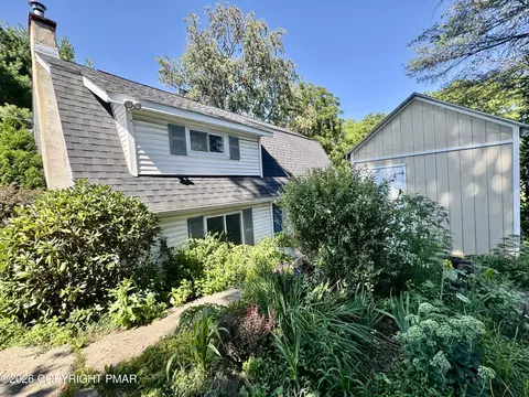 916 Weir Lake Rd, Kunkletown, PA 18058