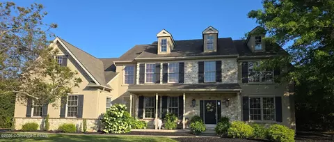 9345 Merlot Cir, Breinigsville, PA 18031
