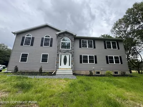 2025 Candlewood Ln, Blakeslee, PA 18610