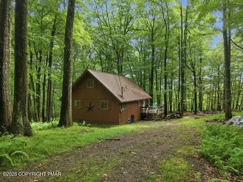 32 Mountain View Dr, Pocono Lake, PA 18347