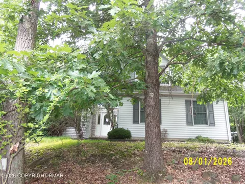 5244 Hilltop Cir, East Stroudsburg, PA 18301
